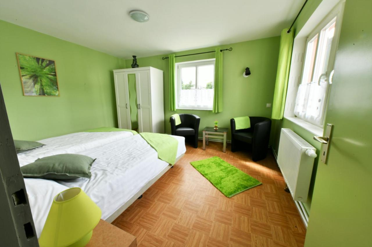 Um Die Ecke Apartment Manderscheid Exterior foto
