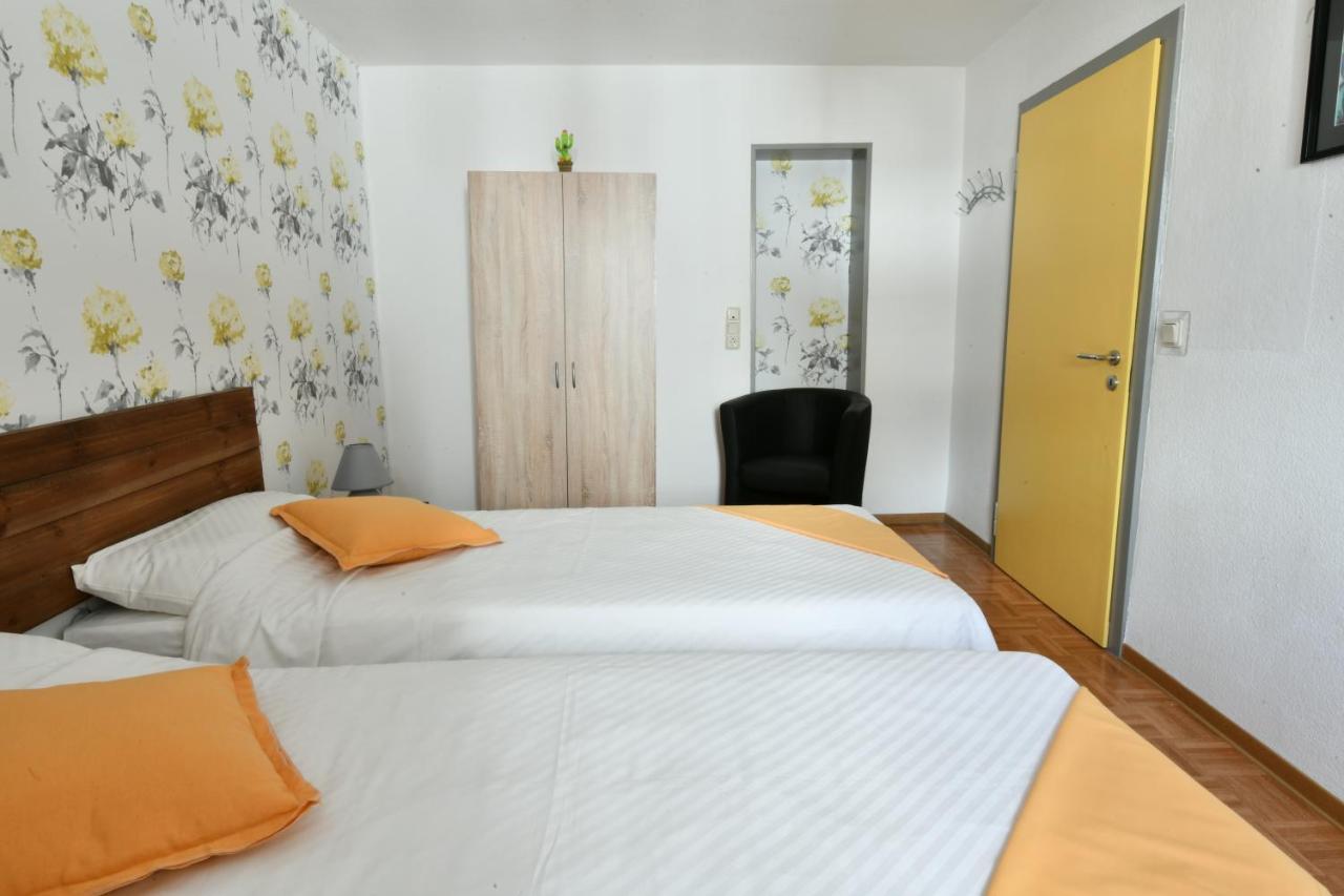 Um Die Ecke Apartment Manderscheid Exterior foto